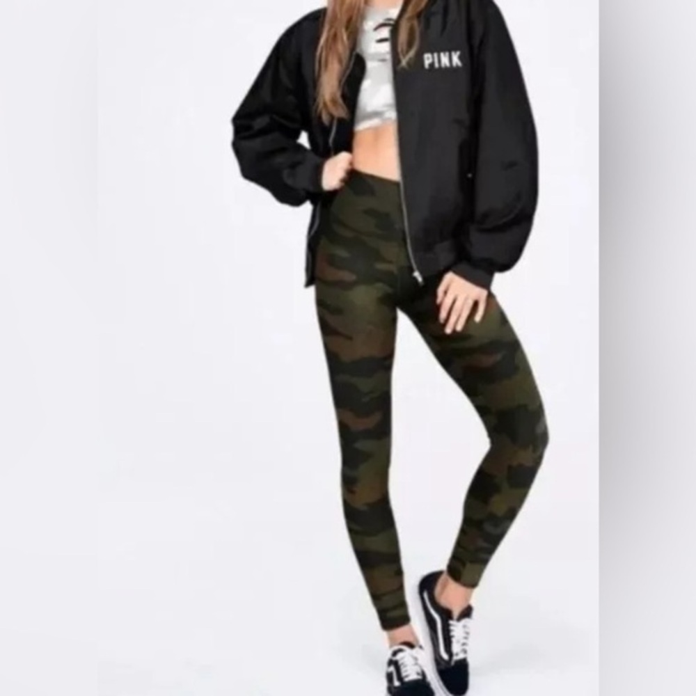Victoria's Secret PINK ultimate camo, high waisted leggings size small